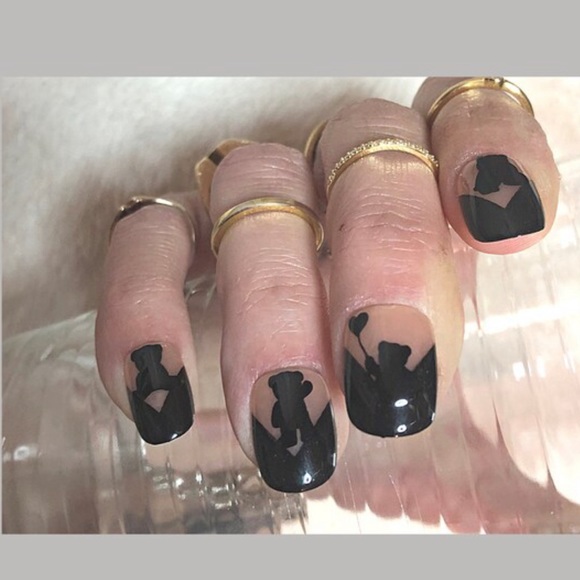 Black tips on Nude with Cute bears - Press on nail set- Size 0-8, Short Round - Picture 4 of 7
